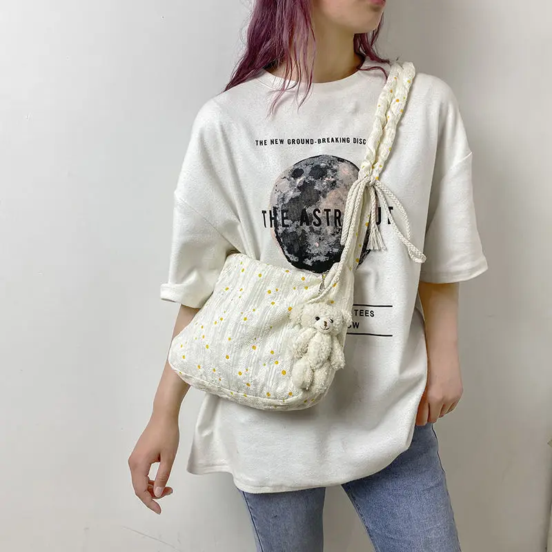 Japanese Harajuku Lovely Girl Small Bag Female Korean Ins Literature and Art Versatile Little Daisy Soft Sister Student
Japanese Harajuku Lovely Girl Small Bag Female Korean Ins Literature and Art Versatile Little Daisy Soft Sister Student