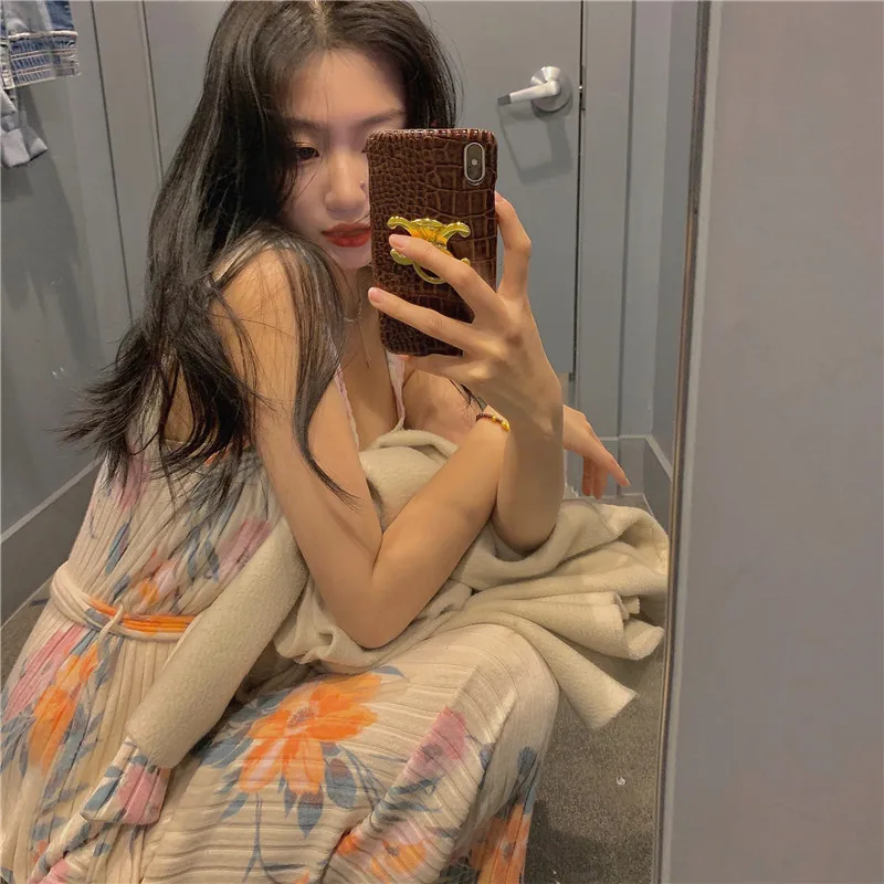 French Vintage Jumpsuits or Summer 2021 Women Elegant Knitted Floral Sexy V-Neck Jumpsuits Loose Sleeveless Casual Fjumpsuits
French Vintage Jumpsuits or Summer 2021 Women Elegant Knitted Floral Sexy V-Neck Jumpsuits Loose Sleeveless Casual Fjumpsuits
