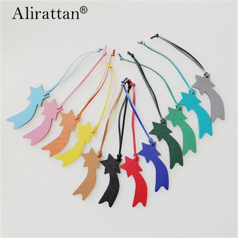 Wholesale custom real natural leather star pattern keychain ladies backpack pendant female bag charm 
Wholesale custom real natural leather star pattern keychain ladies backpack pendant female bag charm