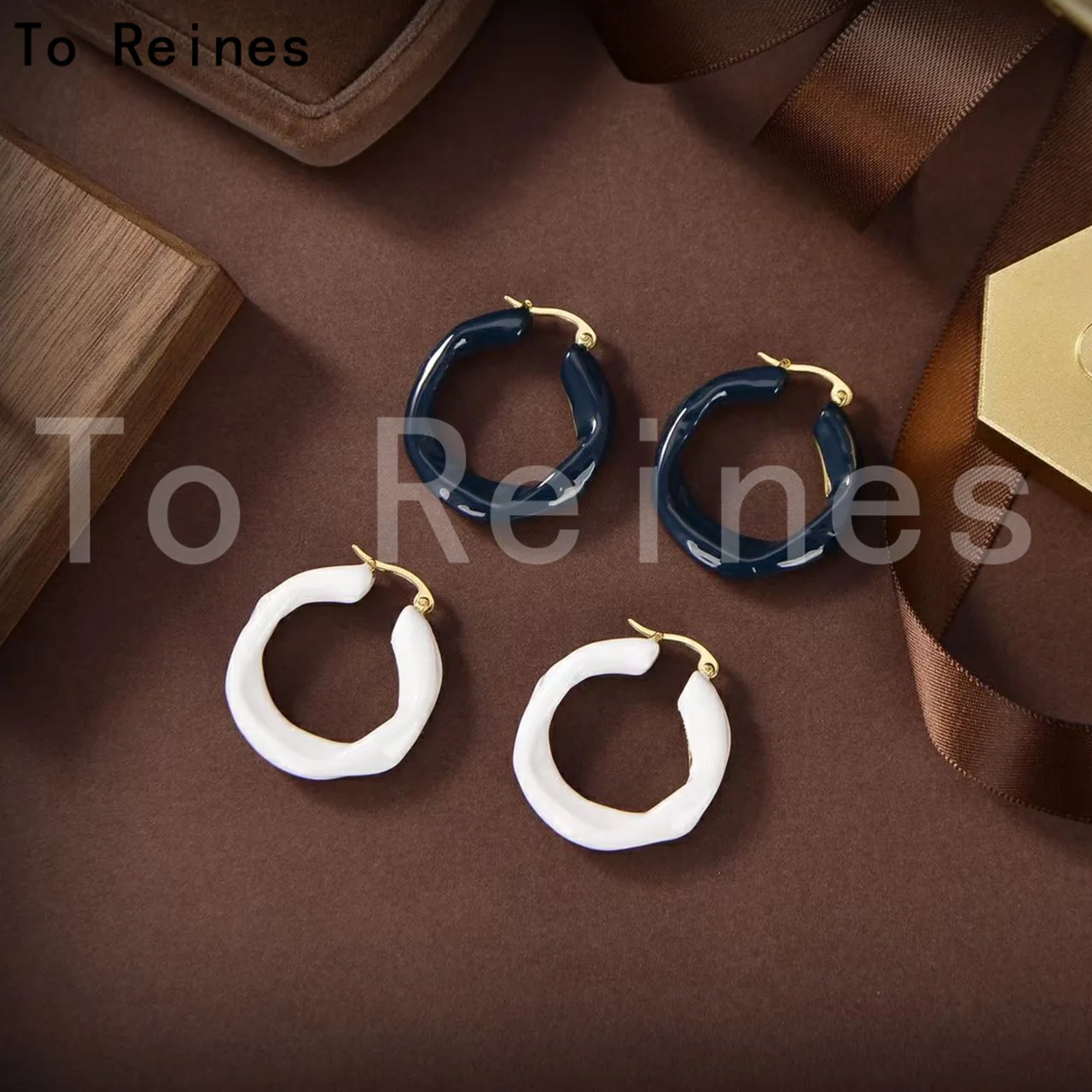 Female Earring French Style Fashion Simple Resin Hoop Earrings Fine Jewelry For Women Party Gifts
Female Earring French Style Fashion Simple Resin Hoop Earrings Fine Jewelry For Women Party Gifts