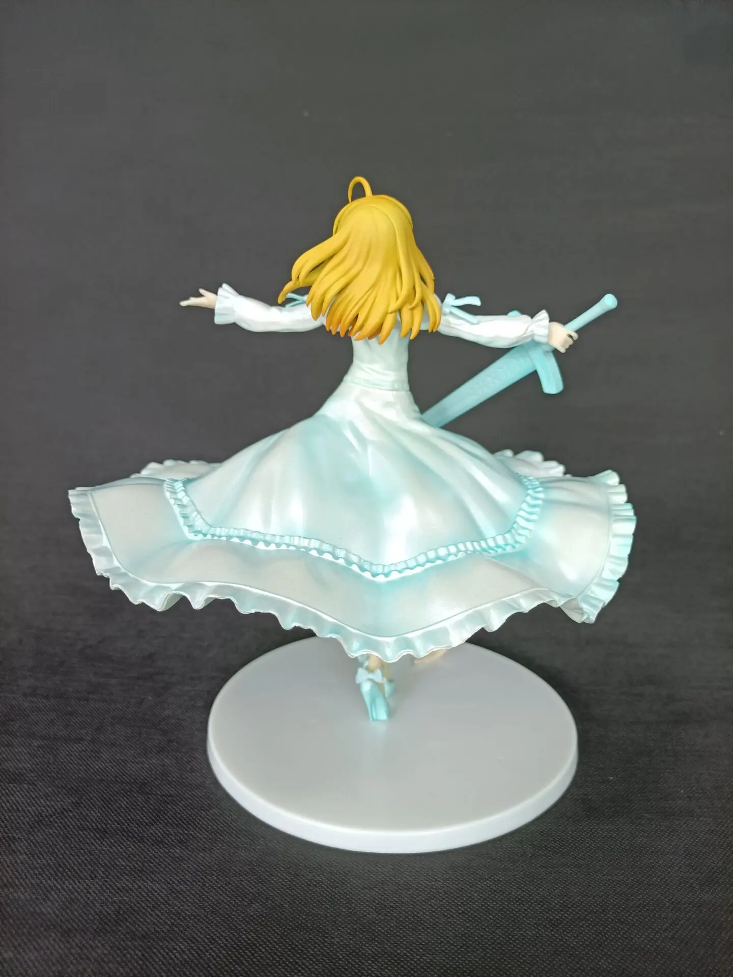 Anime Fate/stay night Saber Altria Pendragon Dress Ver. 1/8 Scale Painted PVC Action Figure Collectible Model Toys Doll 26CM
Anime Fate/stay night Saber Altria Pendragon Dress Ver. 1/8 Scale Painted PVC Action Figure Collectible Model Toys Doll 26CM