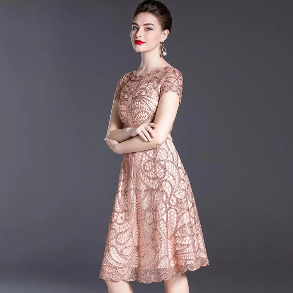 Plus Size Lace 2020 Summer Party Event Women O-Neck Sweetheart Embroidery Short Sleeve Slim Fitted A-Line Purple Dress 4XL
Plus Size Lace 2020 Summer Party Event Women O-Neck Sweetheart Embroidery Short Sleeve Slim Fitted A-Line Purple Dress 4XL