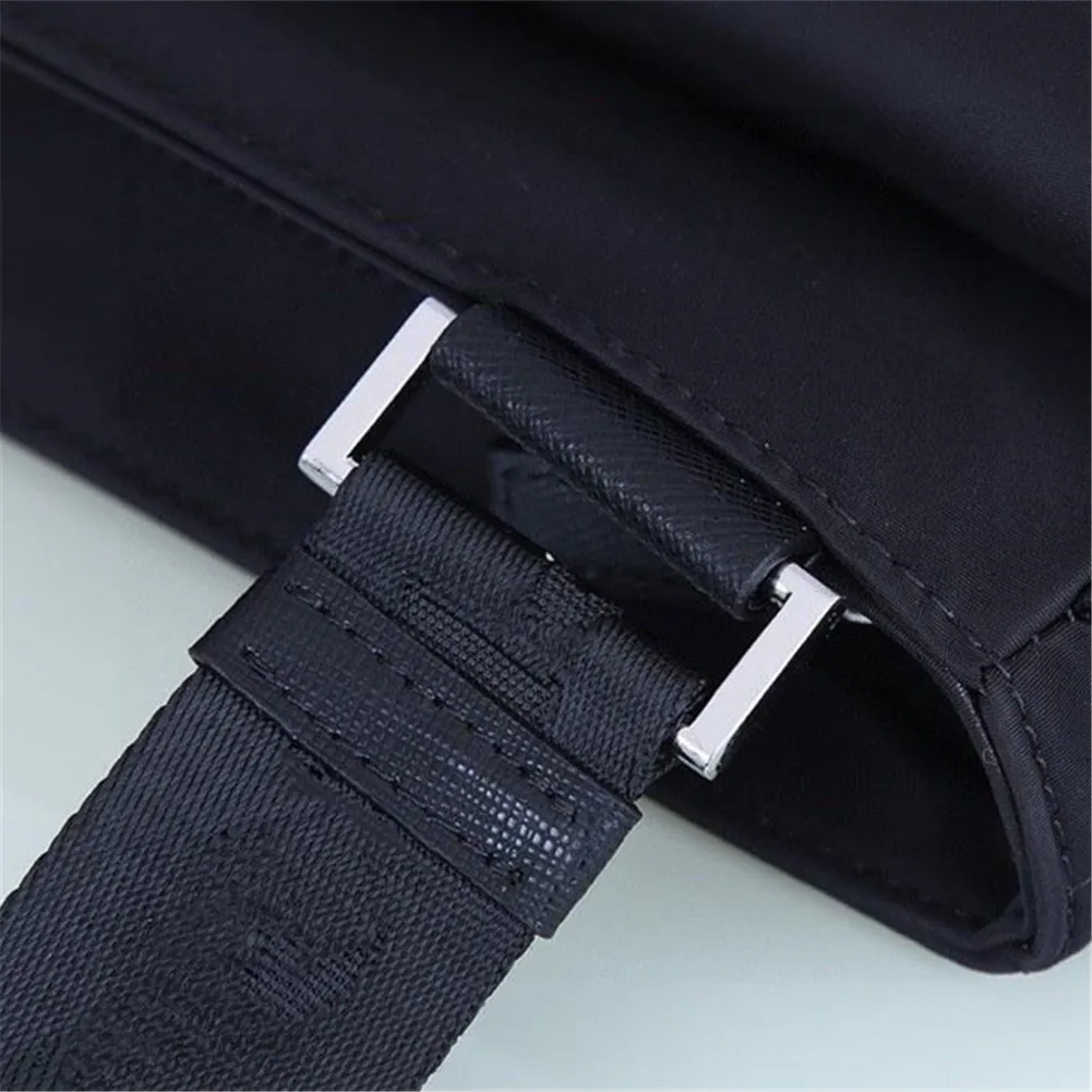 2021 unisex black nylon three-in-one combination messenger bag fashion casual large-capacity one-shoulder backpack coin purse 
2021 unisex black nylon three-in-one combination messenger bag fashion casual large-capacity one-shoulder backpack coin purse