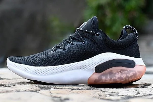 2021 Joyride Run FK Mens Womens Running Shoes Triple Black White Platinum Racer Blue Designers Sports Sneakers 36-45
2021 Joyride Run FK Mens Womens Running Shoes Triple Black White Platinum Racer Blue Designers Sports Sneakers 36-45
