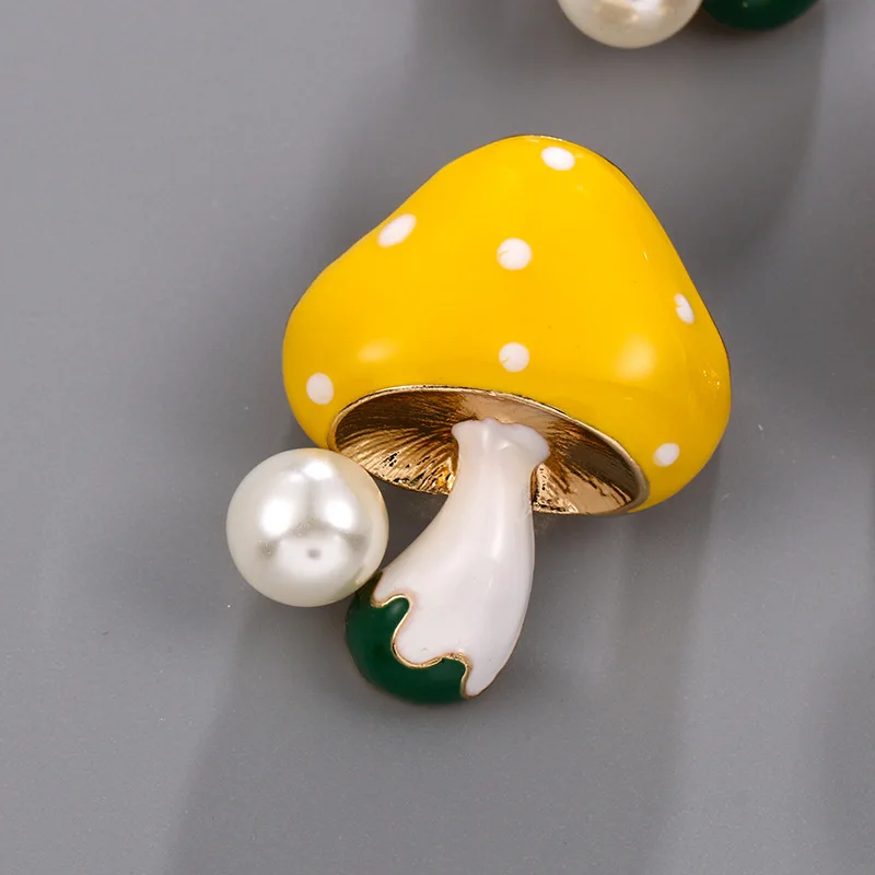 European and American Hot Style Cartoon Mushroom Brooch Fashion Wild Cute Small Collar Pin Accessories Wholesale | Украшения и