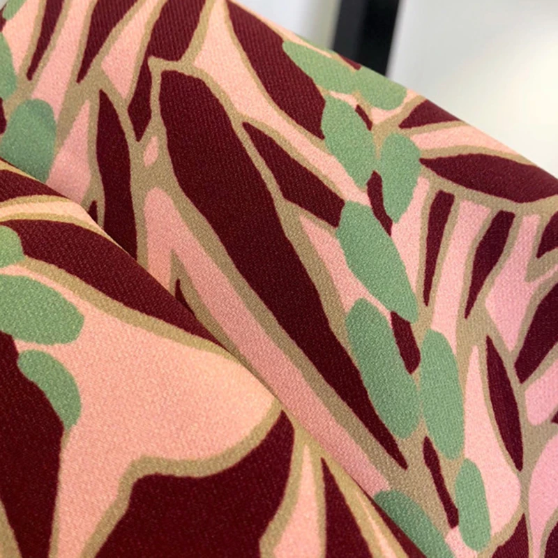 TWOTWINSTYLE Print Casual Two Piece Set For Women Square Collar Sleeveless Tops High Waist Wide Leg Pants Female Sets 2021
TWOTWINSTYLE Print Casual Two Piece Set For Women Square Collar Sleeveless Tops High Waist Wide Leg Pants Female Sets 2021