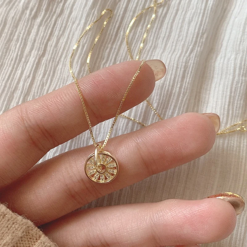 Delicate Korean Flower Circle Pendant Choker Necklace Clavicle Chain Zircon Women Female Wedding Party Jewelry Shine Girl Gift
Delicate Korean Flower Circle Pendant Choker Necklace Clavicle Chain Zircon Women Female Wedding Party Jewelry Shine Girl Gift
