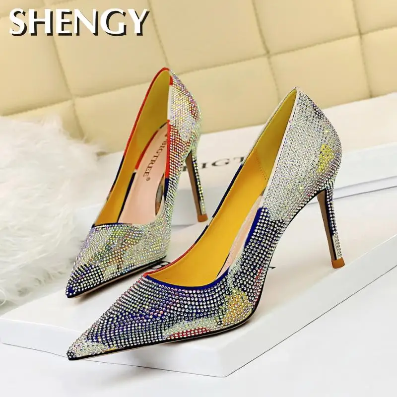 Luxury Crystal Women Pumps High Heels Bride Wedding Shoes Women Fashion Sexy Pointed Toe Stiletto Ladies Party Shoes Zapatos
Luxury Crystal Women Pumps High Heels Bride Wedding Shoes Women Fashion Sexy Pointed Toe Stiletto Ladies Party Shoes Zapatos