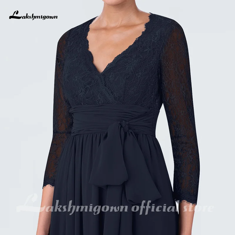 2021 Gorgeous A Line Lace Three Quarter Sleeves Mother of the Bride Dresses Deep V Neckline Bow Sash Wedding Party Gowns
2021 Gorgeous A Line Lace Three Quarter Sleeves Mother of the Bride Dresses Deep V Neckline Bow Sash Wedding Party Gowns