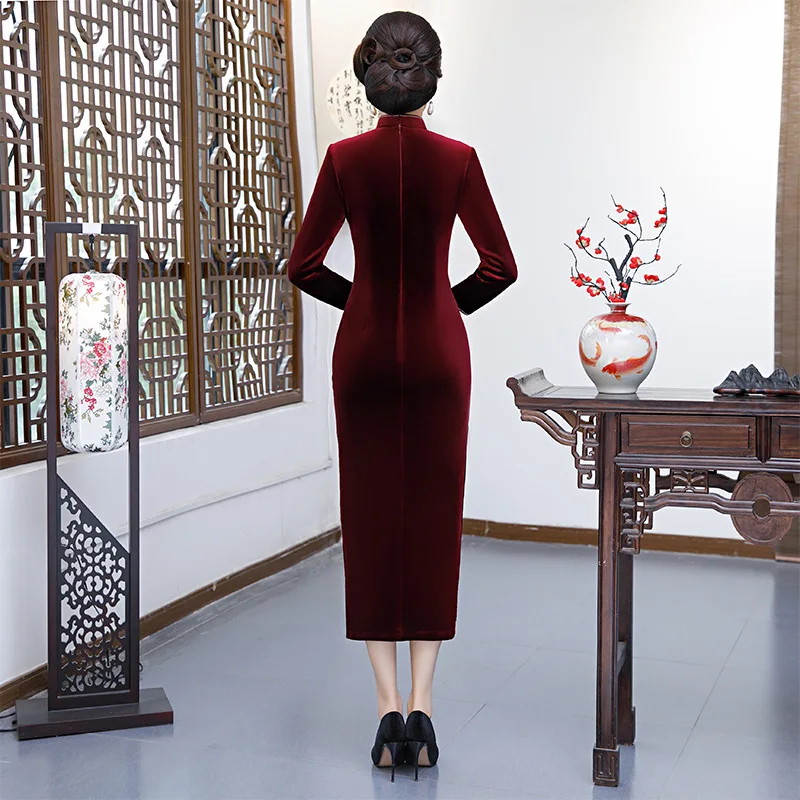 2019 autumn/winter plus velvet plus thick warm cheongsam long gold velvet long-sleeved trim embroidered retro cheongsam dress
2019 autumn/winter plus velvet plus thick warm cheongsam long gold velvet long-sleeved trim embroidered retro cheongsam dress