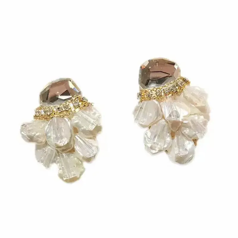 MOFLO 2021 Fashion Korean Handmade Baroque Freshwater Pearl Earring Rhinestone Pearl Shell Drop Earring For Girls
MOFLO 2021 Fashion Korean Handmade Baroque Freshwater Pearl Earring Rhinestone Pearl Shell Drop Earring For Girls