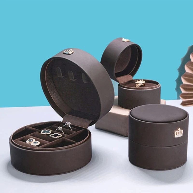Round Crown Jewelry Box Travel PU Leather Jewellery Packaging Display Organizer
Round Crown Jewelry Box Travel PU Leather Jewellery Packaging Display Organizer