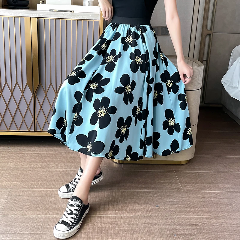 Real-time spot 2021 summer new satin print skirt with high waist, medium and long skirt
Real-time spot 2021 summer new satin print skirt with high waist, medium and long skirt