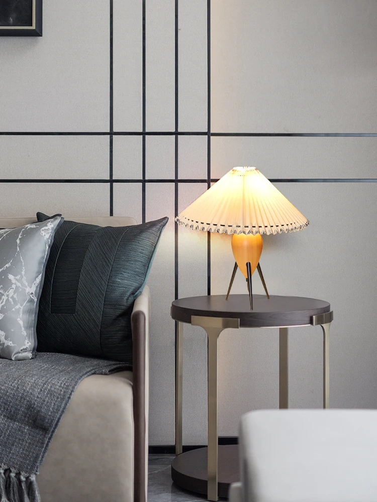 Постмодернизированная простая Винтажная настольная лампа в виде редиса для гостиной E14, настольная лампа в скандинавском стиле для спальни...
Постмодернизированная простая Винтажная настольная лампа в виде редиса для гостиной E14, настольная лампа в скандинавском стиле для спальни...