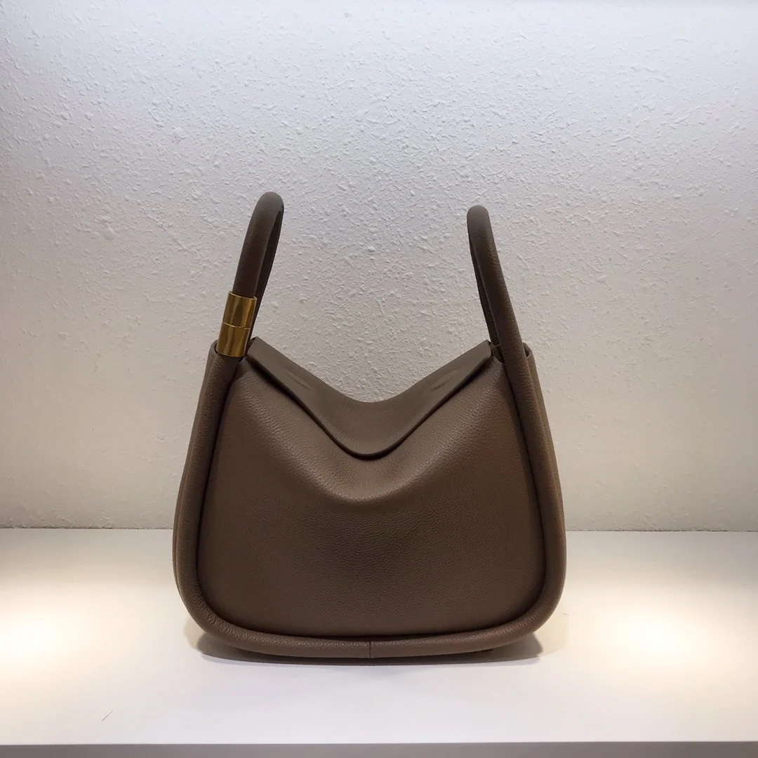 2021 hand bill of lading shoulder slung bucket head layer leather doctor wonton bag fashion wild tide
2021 hand bill of lading shoulder slung bucket head layer leather doctor wonton bag fashion wild tide