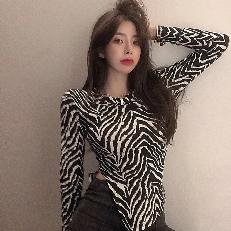 WOMENGAGA Women Crew Neck Long Sleeve Zebra Striped Slim Side Split Top Korean Sexy Waist Short T-shirt 0INP
WOMENGAGA Women Crew Neck Long Sleeve Zebra Striped Slim Side Split Top Korean Sexy Waist Short T-shirt 0INP
