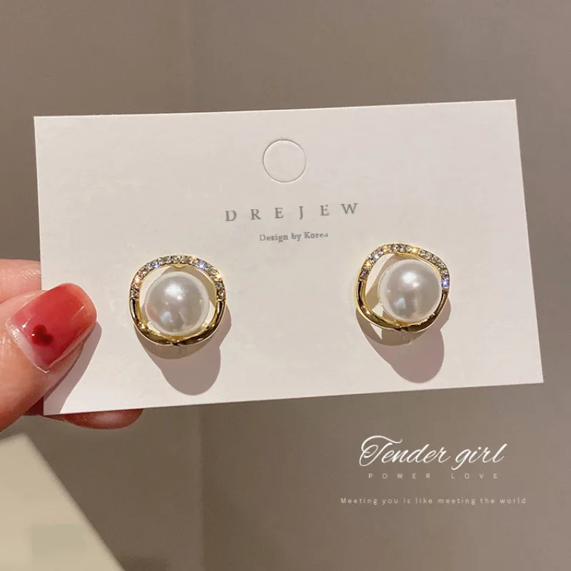 Fashion All-match Simple Female Romantic Gift Earrings Geometric Pearl Diamond Design Earrings Earrings Wholesale 
Fashion All-match Simple Female Romantic Gift Earrings Geometric Pearl Diamond Design Earrings Earrings Wholesale