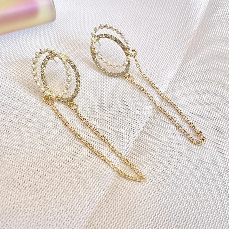 Korean Temperament Diamond Round Chain Pearl Earrings Female New S925 Silver Needle Small Fresh Design Earrings Trend Jewelry
Korean Temperament Diamond Round Chain Pearl Earrings Female New S925 Silver Needle Small Fresh Design Earrings Trend Jewelry