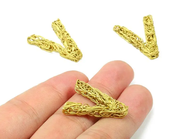 Brass V letter Pendant - Raw Brass Hammered Wire Letter V Alphabets Charms - 6PCS/LOT - 28.11x23.3x3.92mm - PP2940
Brass V letter Pendant - Raw Brass Hammered Wire Letter V Alphabets Charms - 6PCS/LOT - 28.11x23.3x3.92mm - PP2940