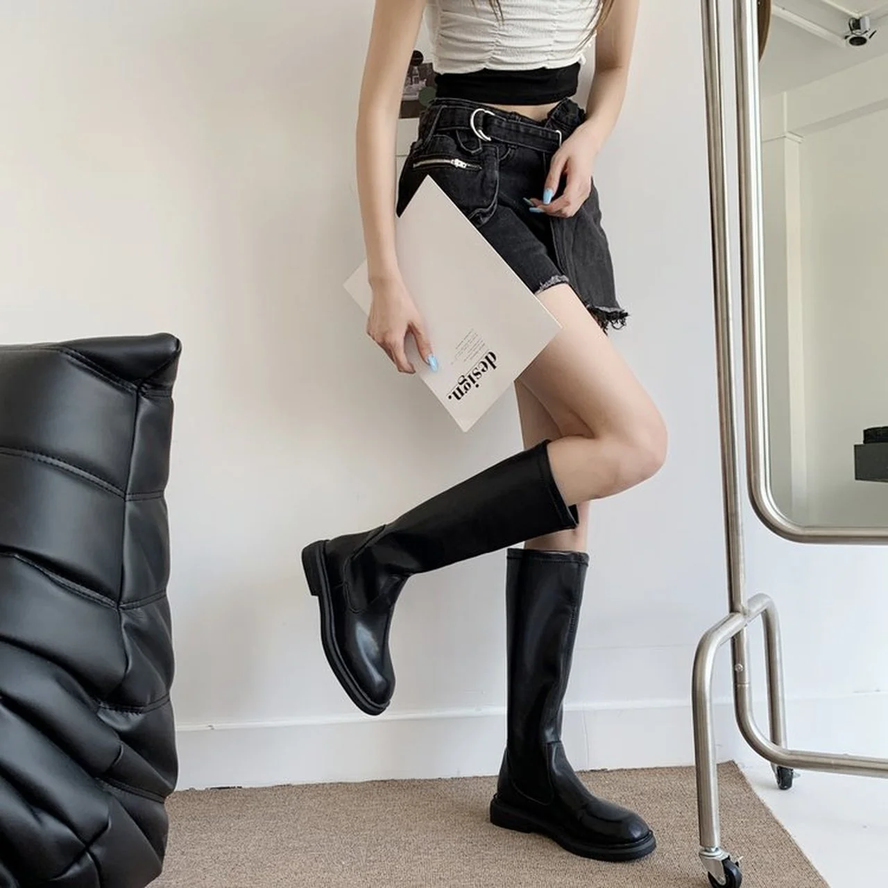 Stretch high boots 2021 female autumn and winter new square toe sleeve low heel knight boots casual fashion women's shoes
Stretch high boots 2021 female autumn and winter new square toe sleeve low heel knight boots casual fashion women's shoes