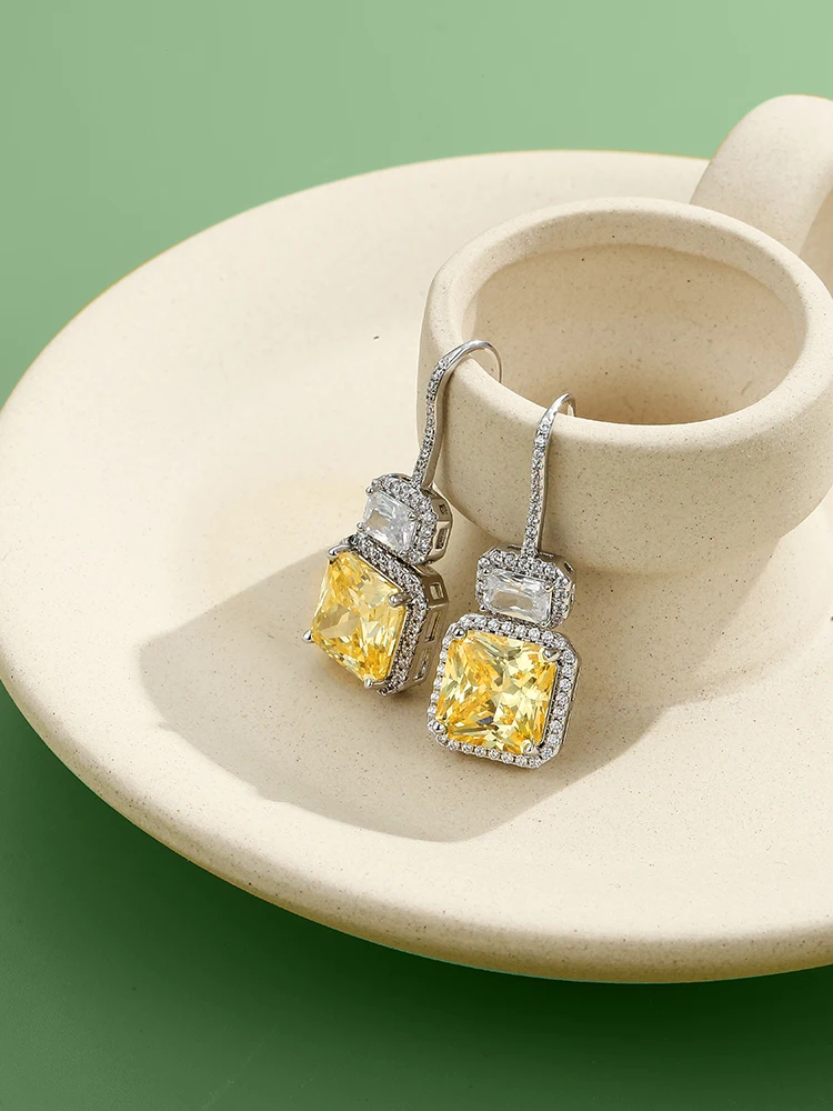 INALIS Luxury Drop Earring For Women Inlay Twinkle Big Yellow Cubic Zirconia Earrings Show You Unique Charm Fashion Jewelry
INALIS Luxury Drop Earring For Women Inlay Twinkle Big Yellow Cubic Zirconia Earrings Show You Unique Charm Fashion Jewelry