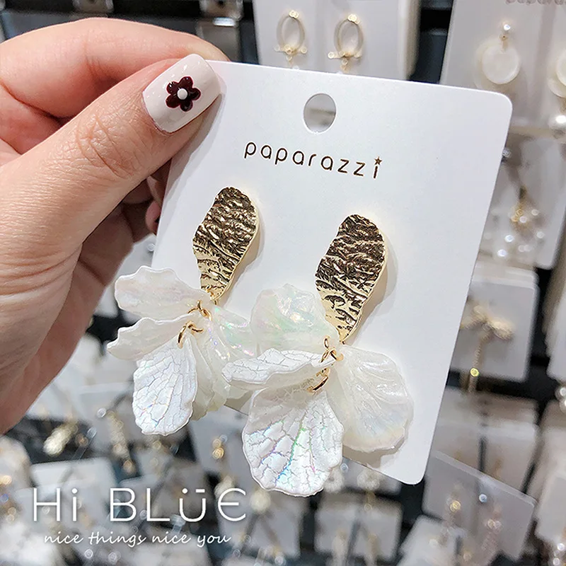 FUN-BEAUTY New Korean Shell Petal Earrings Fashion Bridal Accessories European and American Wild Small Fresh Ladies Earrings
FUN-BEAUTY New Korean Shell Petal Earrings Fashion Bridal Accessories European and American Wild Small Fresh Ladies Earrings