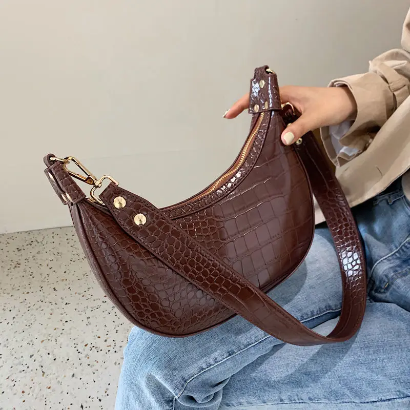 ABQP 2021 Women Crossbody Bags Crocodile Vegan Leather Vintage Small Saddle Cross Body Purse Brown Shoulder Bags Luxury Design
ABQP 2021 Women Crossbody Bags Crocodile Vegan Leather Vintage Small Saddle Cross Body Purse Brown Shoulder Bags Luxury Design