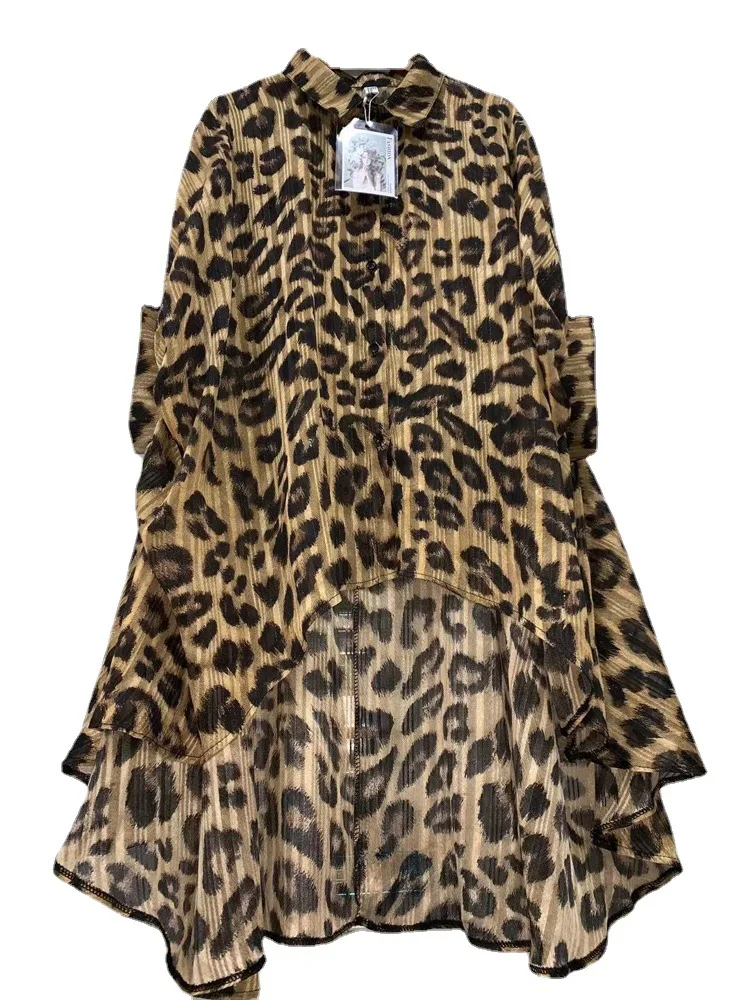 2021 Summer Printed Bat Sleeve Chiffon Shirt Loose Lapel Front Short Back Long Dovetail Temperament Top Women
2021 Summer Printed Bat Sleeve Chiffon Shirt Loose Lapel Front Short Back Long Dovetail Temperament Top Women