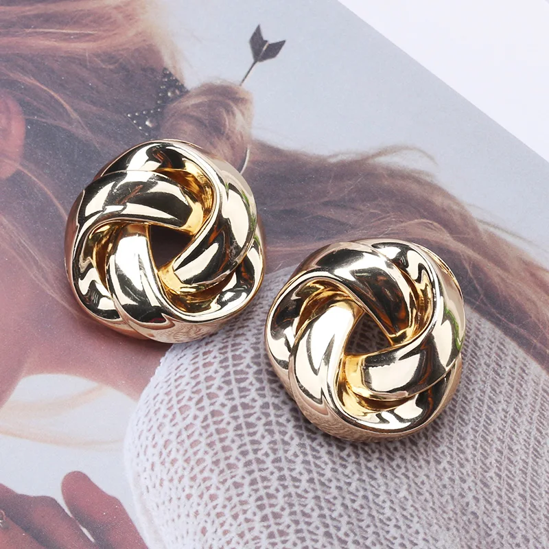 Big Vintage Metal Twisted Stud Earrings For Women Charm Gold Color Za Maxi Statement Spiral Whirlpool Earrings Jewelry
Big Vintage Metal Twisted Stud Earrings For Women Charm Gold Color Za Maxi Statement Spiral Whirlpool Earrings Jewelry