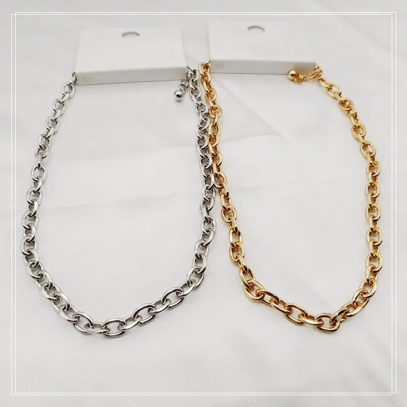 European and American metal thick chain necklace women's fashionable gold-plated decorative chain clavicle sweater chain accesso
European and American metal thick chain necklace women's fashionable gold-plated decorative chain clavicle sweater chain accesso