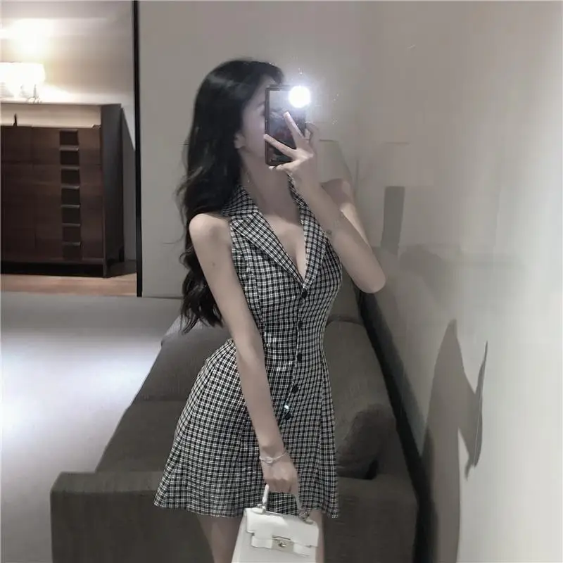 Sexy Backless Waist Trimming A- Line Dress Women 's Summer Hong Kong Style Design Elegant Plaid Dress Fashion
Sexy Backless Waist Trimming A- Line Dress Women 's Summer Hong Kong Style Design Elegant Plaid Dress Fashion