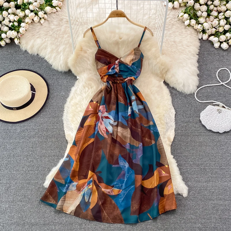 Платье женское ТРАПЕЦИЕВИДНОЕ на бретельках с V-образным вырезом и открытой спиной
Платье женское ТРАПЕЦИЕВИДНОЕ на бретельках с V-образным вырезом и открытой спиной