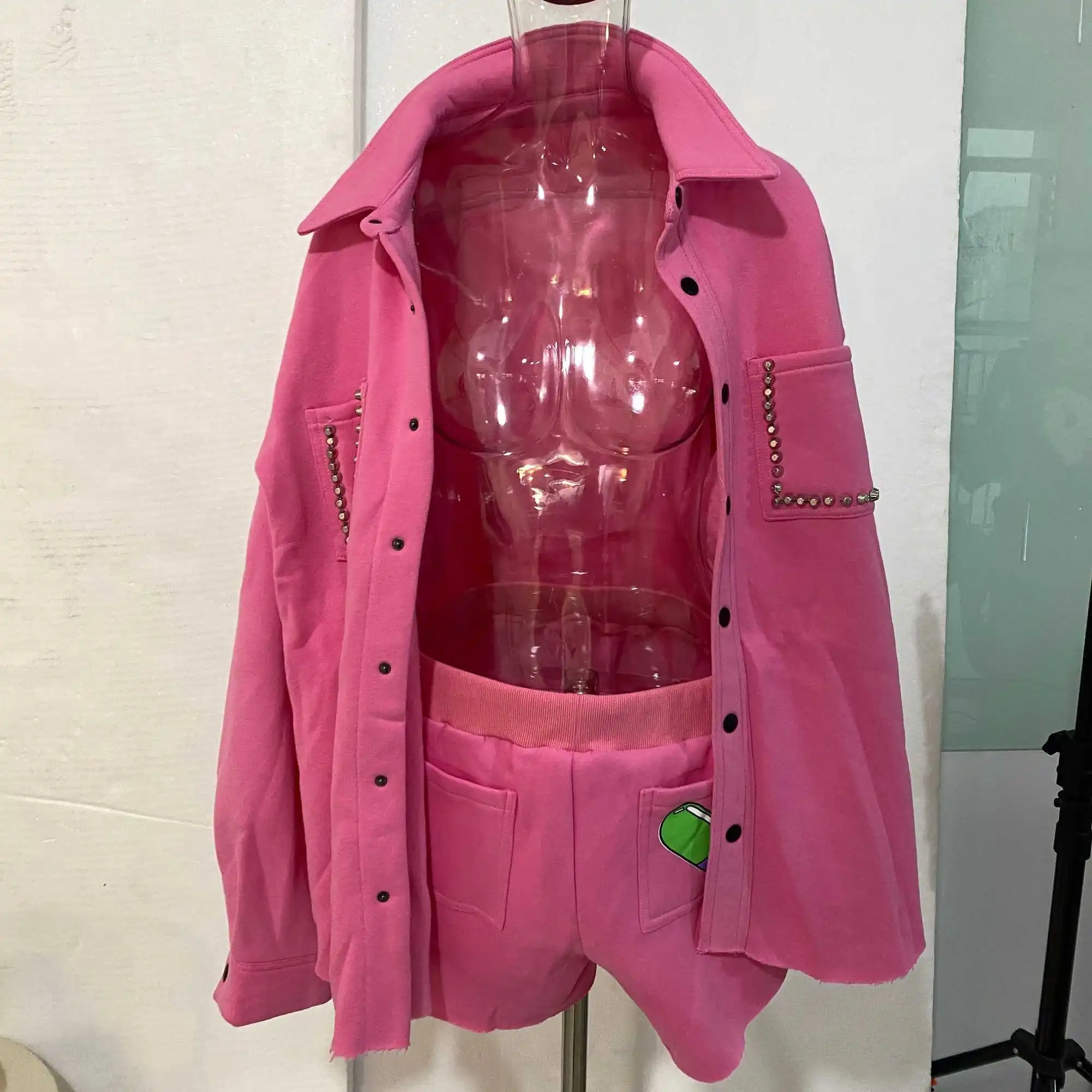 Autumn Spring Single Breasted Buttons Rivet Velvet Coat Elastic Shorts Pink Two Piece Set Women Outfits
Autumn Spring Single Breasted Buttons Rivet Velvet Coat Elastic Shorts Pink Two Piece Set Women Outfits