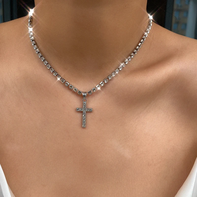 European And American Personality Inlaid Rhinestone Claw Necklace Womans Niche Clavicle Chain Simple Temperament Luxury Jewelry
European And American Personality Inlaid Rhinestone Claw Necklace Womans Niche Clavicle Chain Simple Temperament Luxury Jewelry