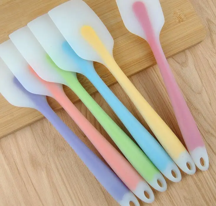 Силиконовый кухонный инструмент для выпечки, 21 см, мягкая бесшовная лопатка, скребок для сливочного крема, щетка, устройство для выпечки LX1021
Силиконовый кухонный инструмент для выпечки, 21 см, мягкая бесшовная лопатка, скребок для сливочного крема, щетка, устройство для выпечки LX1021