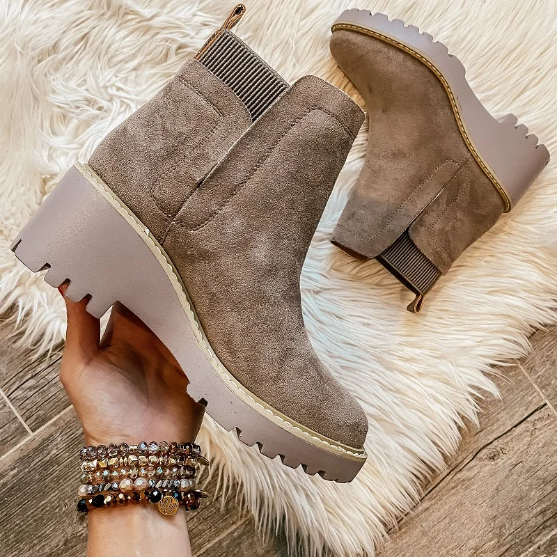Women's Thick-soled Wedge Heel Chelsea Boots Are On Sale In Large Sizes, Khaki And Black
Women's Thick-soled Wedge Heel Chelsea Boots Are On Sale In Large Sizes, Khaki And Black