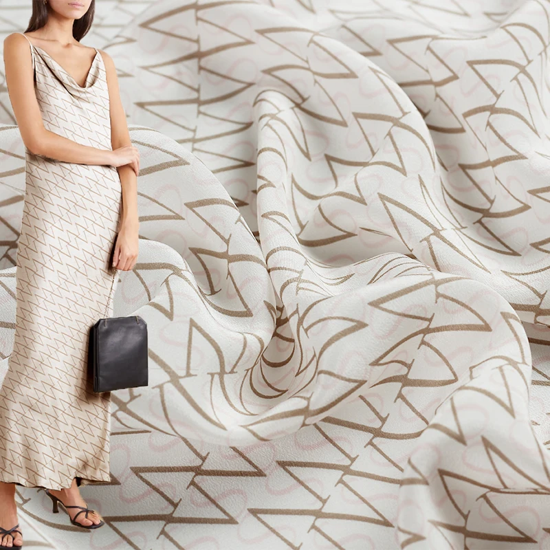 Шелковая женская ночная рубашка 12momme, с цифровым принтом, цвета красного Малина, из крепдешина, лето материалы для одежды, бесплатная достав...
Шелковая женская ночная рубашка 12momme, с цифровым принтом, цвета красного Малина, из крепдешина, лето материалы для одежды, бесплатная достав...