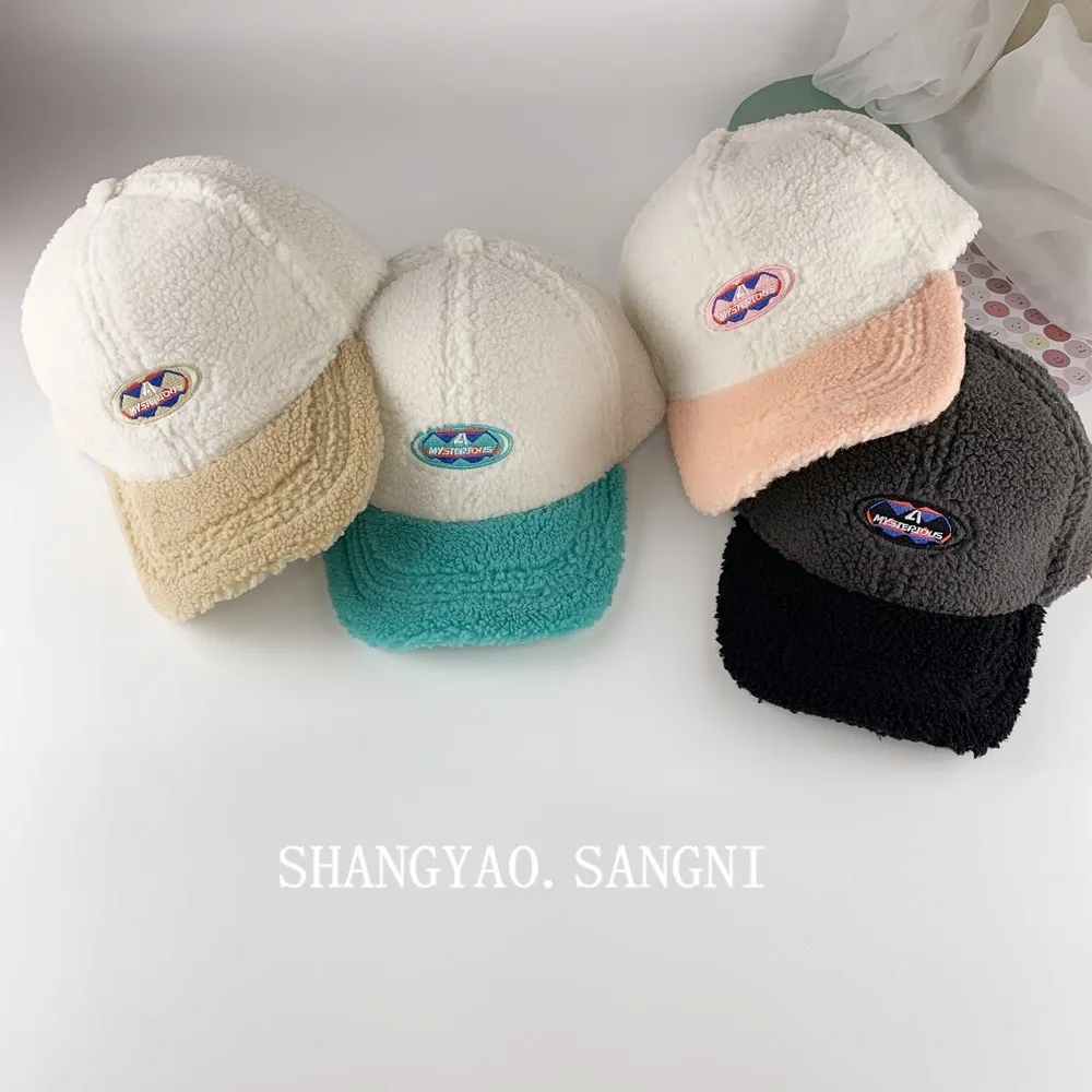 Children's fashion Autumn winter lamb feather alphabet cap boys and girls versatile baseball cap warm matching color hat
Children's fashion Autumn winter lamb feather alphabet cap boys and girls versatile baseball cap warm matching color hat
