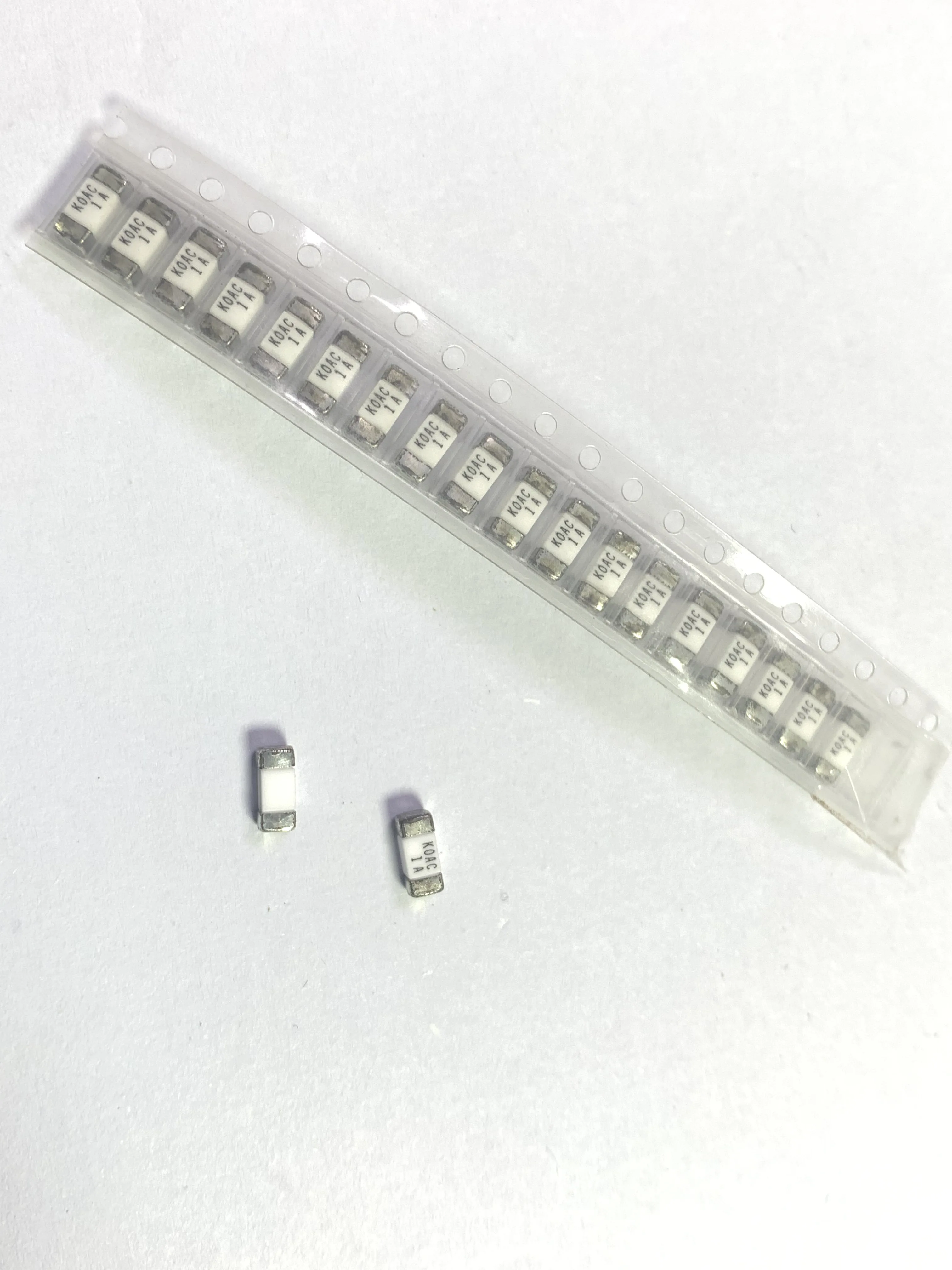 10 шт./лот/CCF1N1DTTE совершенно новый оригинальный чип керамический предохранитель
