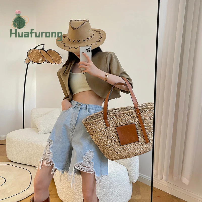 Women's Summer New Denim Shorts Female High Waist Net Red Hole Simple Five-point Pants High Street Styles
Women's Summer New Denim Shorts Female High Waist Net Red Hole Simple Five-point Pants High Street Styles