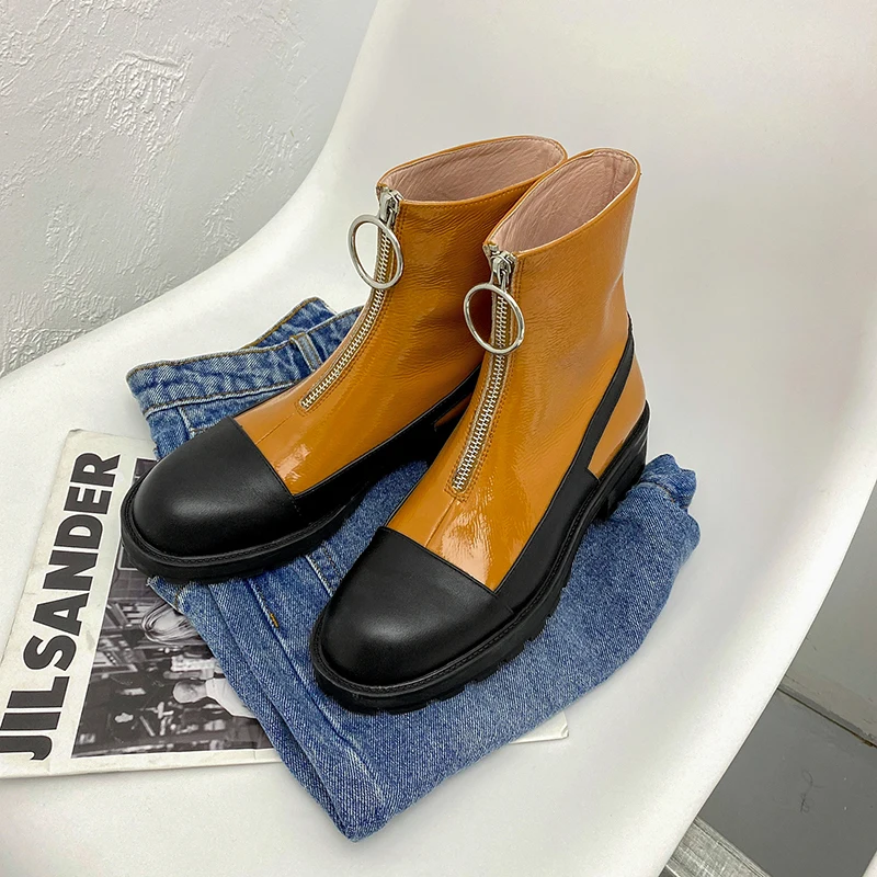 2020 New Brand Design Women Genuine Leather Ankle Boots Autumn Winter Party Basic Shoes Woman Front Zipper Round Toe Short Boots 
2020 New Brand Design Women Genuine Leather Ankle Boots Autumn Winter Party Basic Shoes Woman Front Zipper Round Toe Short Boots