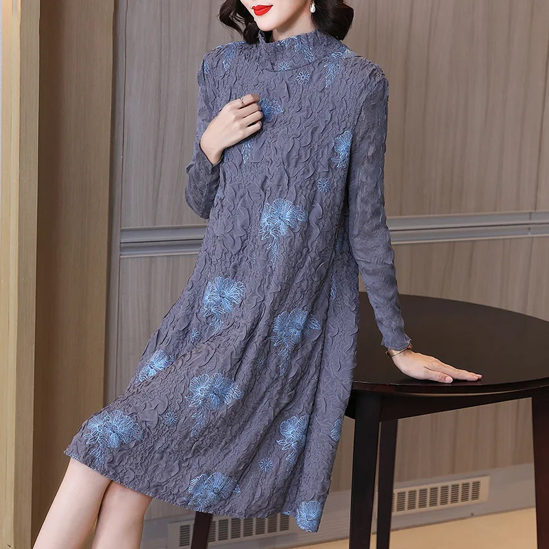 High End Embroidered Mother Autumn Long Sleeve Dress New Small Loose And Thin Large Women's Dress Bottomed Dress
High End Embroidered Mother Autumn Long Sleeve Dress New Small Loose And Thin Large Women's Dress Bottomed Dress