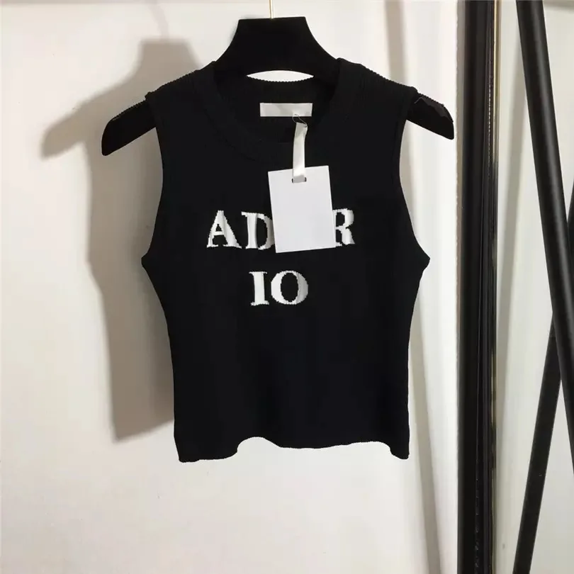 2021 New Women Tank Tops Female Summer Vest Fashion Casual Letter Pattern Tees Ladies High Quality Luxury Brand Embroidery Tops
2021 New Women Tank Tops Female Summer Vest Fashion Casual Letter Pattern Tees Ladies High Quality Luxury Brand Embroidery Tops