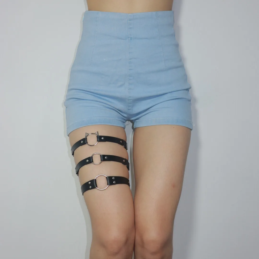 Women Sexy Punk Goth Heart Bow PU Leather Harness Body Bondage Leg Thigh Ring Clothing Accessory Leg Stockings Garters
Women Sexy Punk Goth Heart Bow PU Leather Harness Body Bondage Leg Thigh Ring Clothing Accessory Leg Stockings Garters