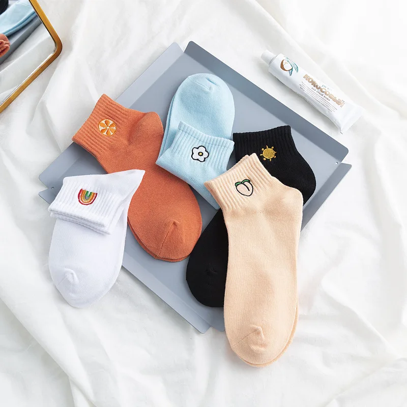 Short Ankle Socks For Women Cute Cartoon Peach Blossom Rainbow Embroidered Patterned Sock Cotton Sport Shallow Funny Sock
Short Ankle Socks For Women Cute Cartoon Peach Blossom Rainbow Embroidered Patterned Sock Cotton Sport Shallow Funny Sock