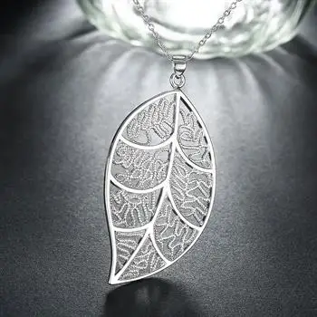 European and American hot-selling silver-plated vintage hollow leaf pendant (without chain) P187 LKNSPCP187
European and American hot-selling silver-plated vintage hollow leaf pendant (without chain) P187 LKNSPCP187
