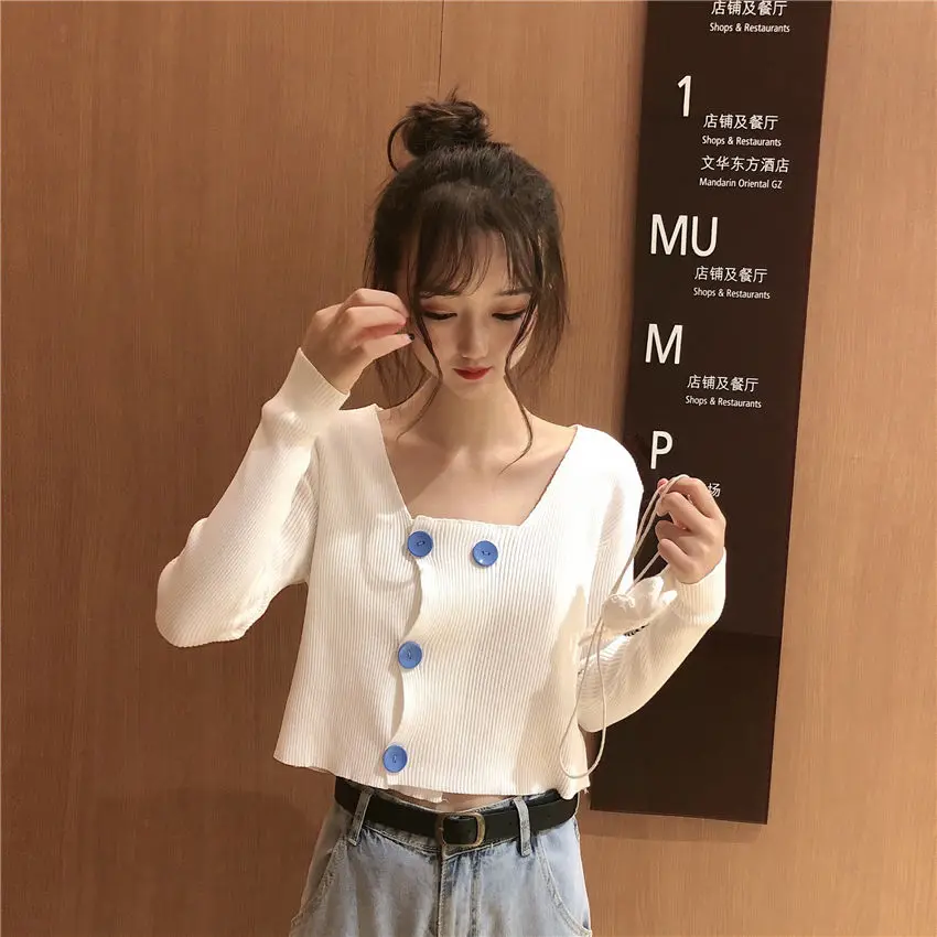 Retro Spring and Autumn New Korean Version Avocado Green Sunscreen Long Sleeve Sweater Women's Neck Slim Fit Short Cardigan Top
Retro Spring and Autumn New Korean Version Avocado Green Sunscreen Long Sleeve Sweater Women's Neck Slim Fit Short Cardigan Top