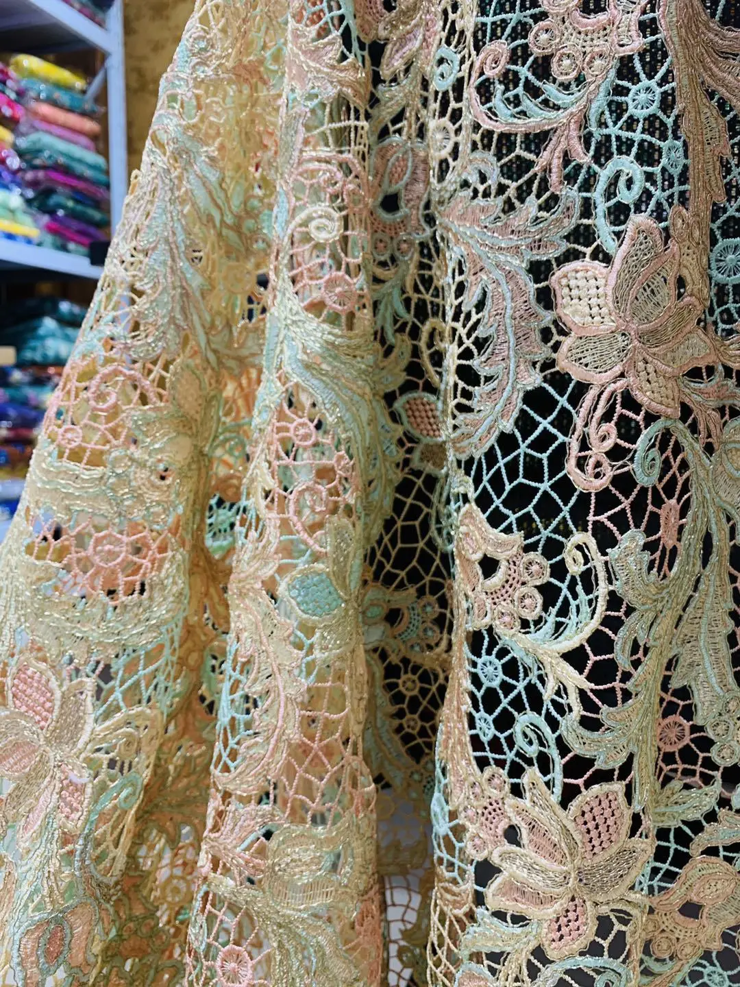 Skin friendly 1 meter Top Class Guipure Lace very Soft African Cord Fabric Neat Embroidery Nigerian Ghana Dubai Celebration Wear
Skin friendly 1 meter Top Class Guipure Lace very Soft African Cord Fabric Neat Embroidery Nigerian Ghana Dubai Celebration Wear