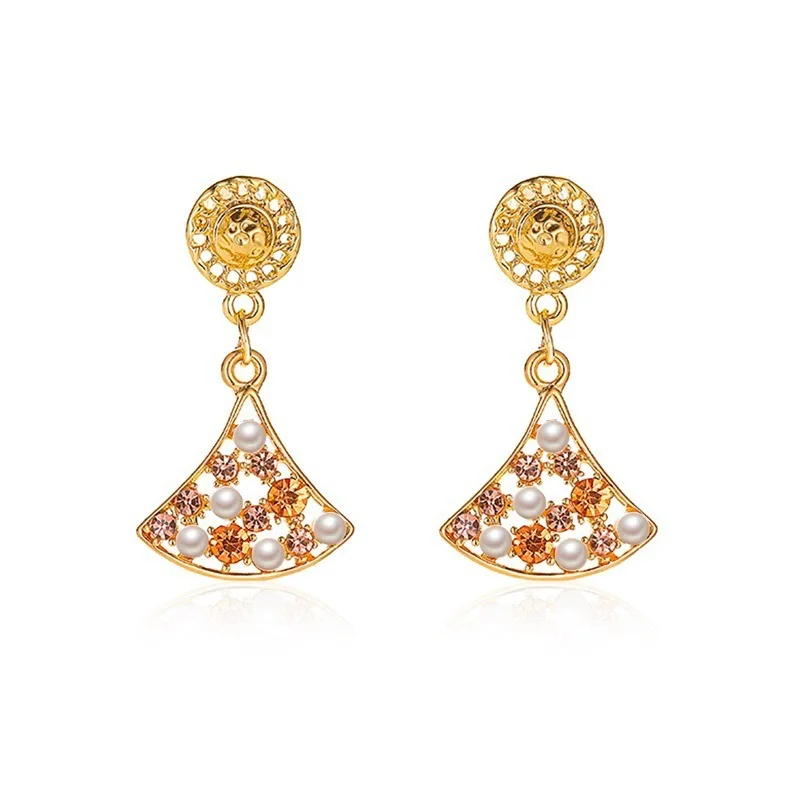 Elegant Pink Crystal Pearl Stud Earrings Vintage Temperament Fan Shaped Earrings For Women Earing Jewelry Earings Earring Brinco
Elegant Pink Crystal Pearl Stud Earrings Vintage Temperament Fan Shaped Earrings For Women Earing Jewelry Earings Earring Brinco