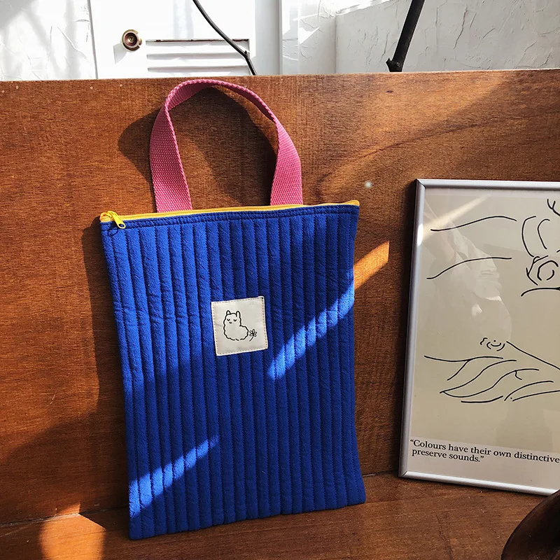 2021 Children Bag School Bag Cute Quilted Handbag for Boys Girls Portable Document Bag Ipad Bag Vintage Knitting Kawaii Bag Gift
2021 Children Bag School Bag Cute Quilted Handbag for Boys Girls Portable Document Bag Ipad Bag Vintage Knitting Kawaii Bag Gift